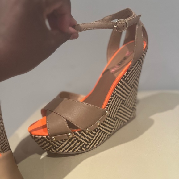 Nude Wedges - Picture 13 of 14